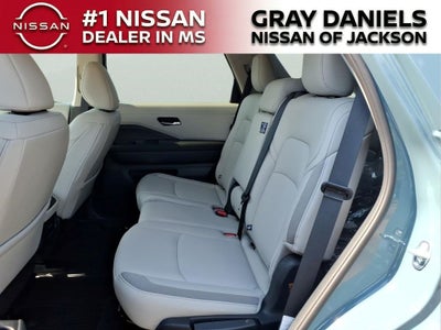 2026 Nissan Pathfinder SL