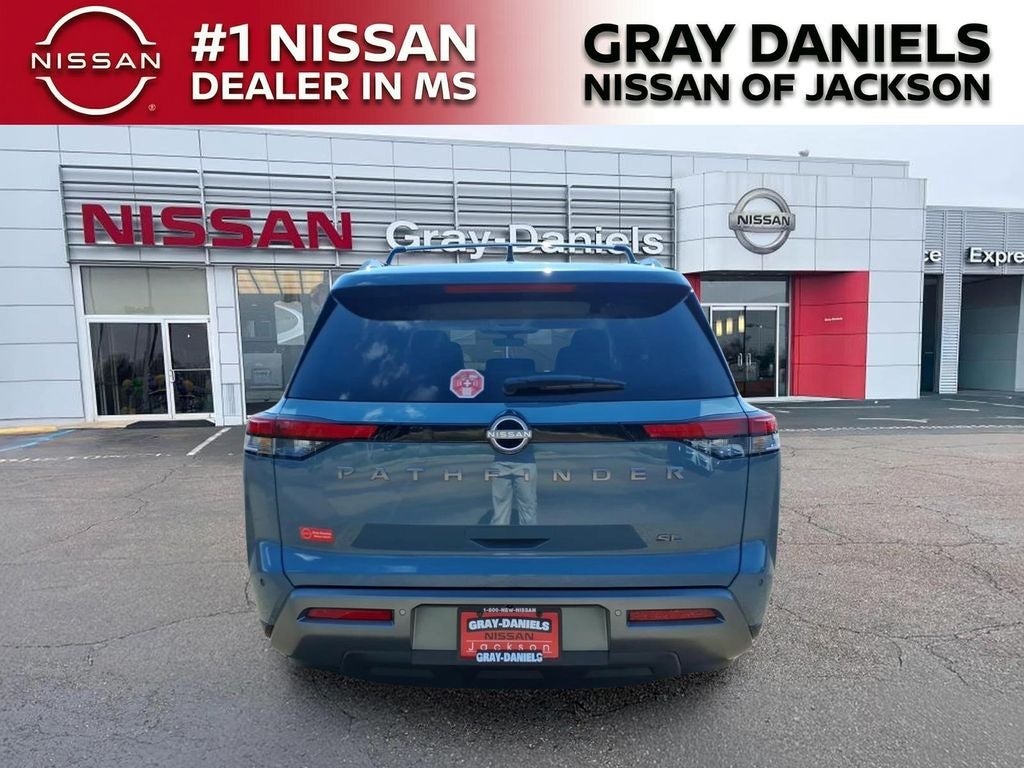 2026 Nissan Pathfinder SL