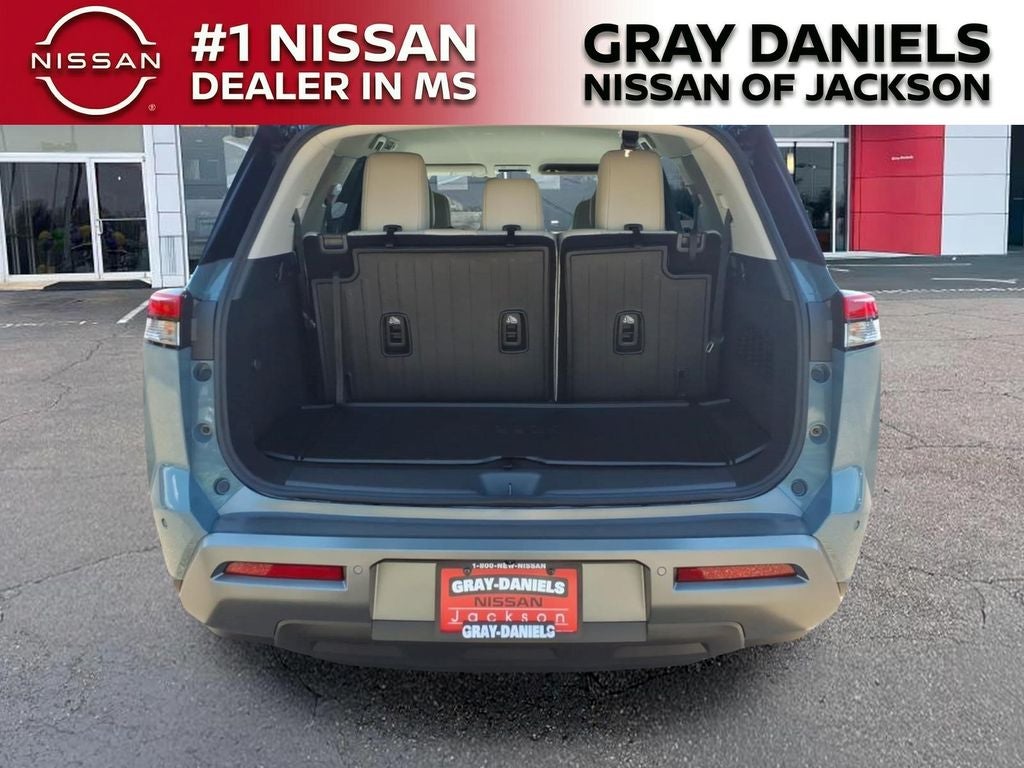 2026 Nissan Pathfinder SL
