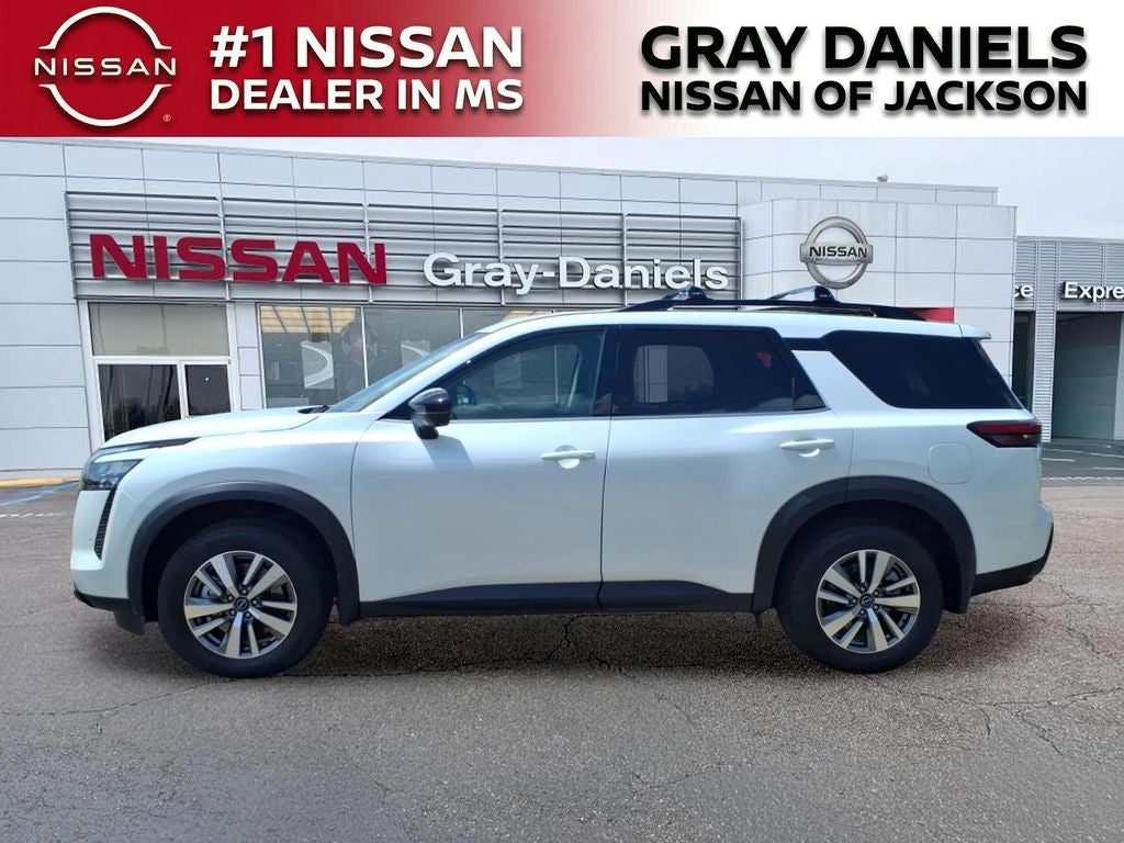 2026 Nissan Pathfinder SL