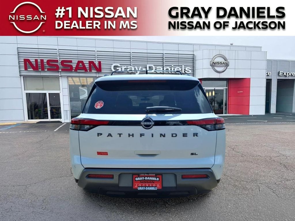 2026 Nissan Pathfinder SL