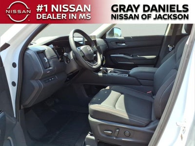 2026 Nissan Pathfinder SL