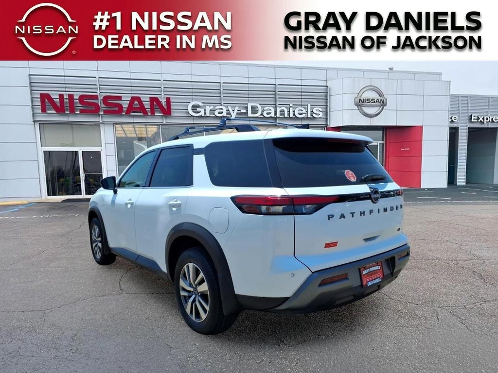 2026 Nissan Pathfinder SL