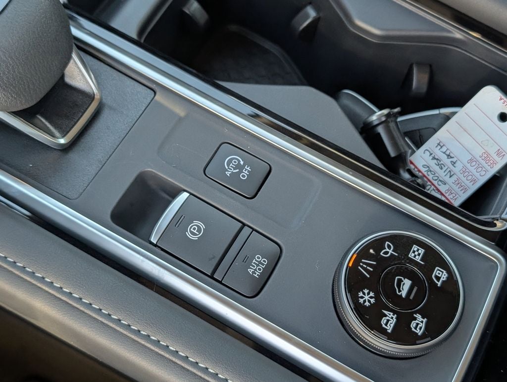 2026 Nissan Pathfinder SL