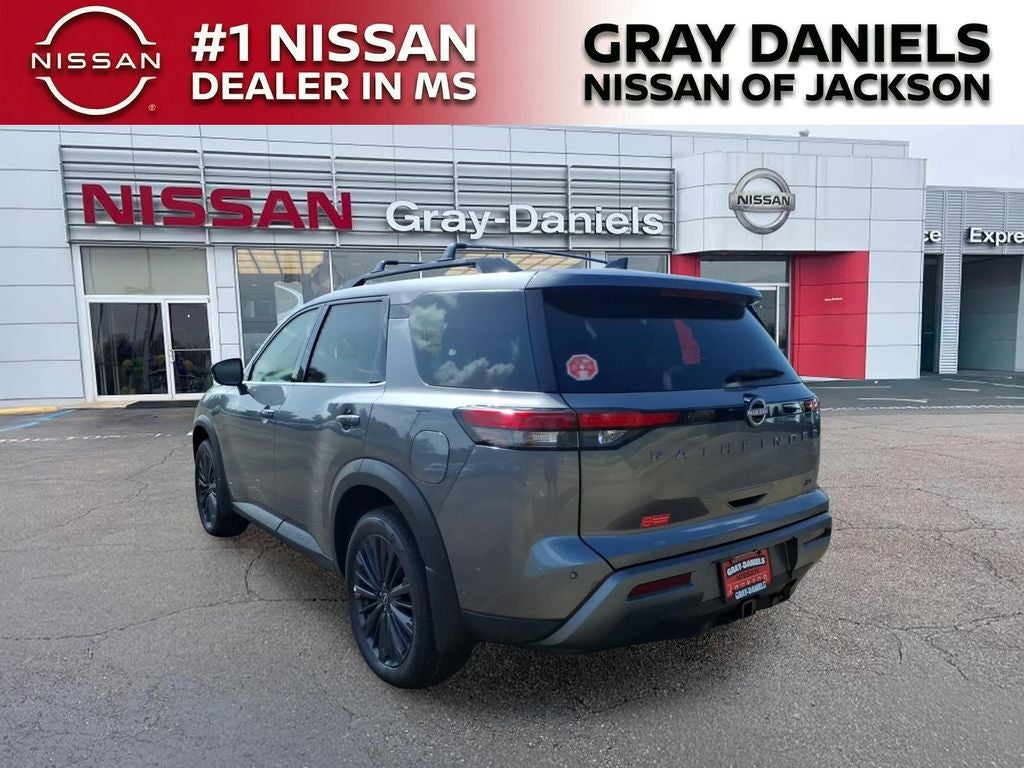 2026 Nissan Pathfinder SL