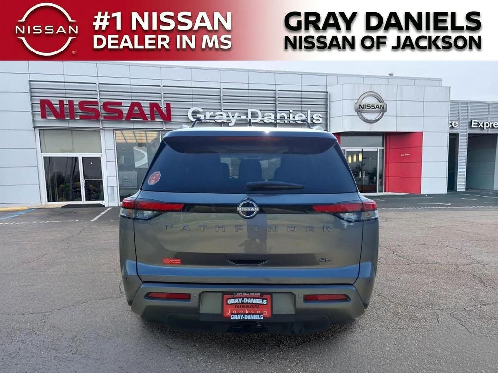 2026 Nissan Pathfinder SL