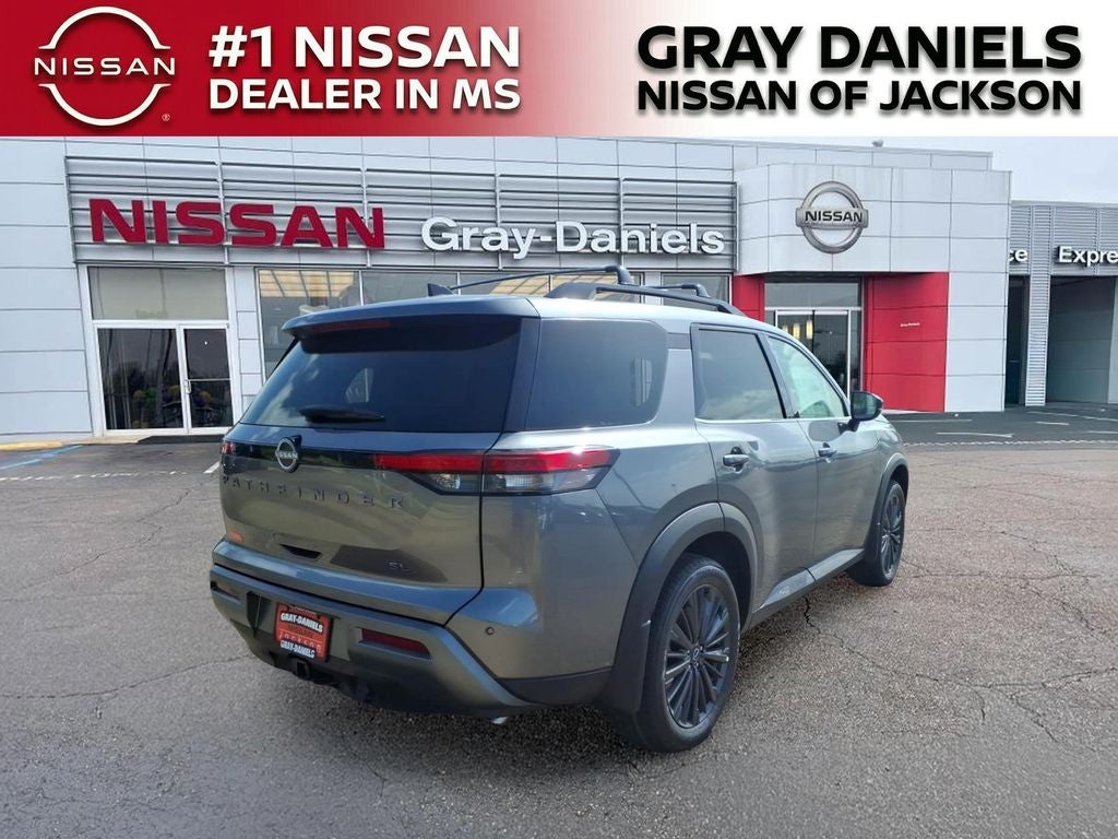 2026 Nissan Pathfinder SL