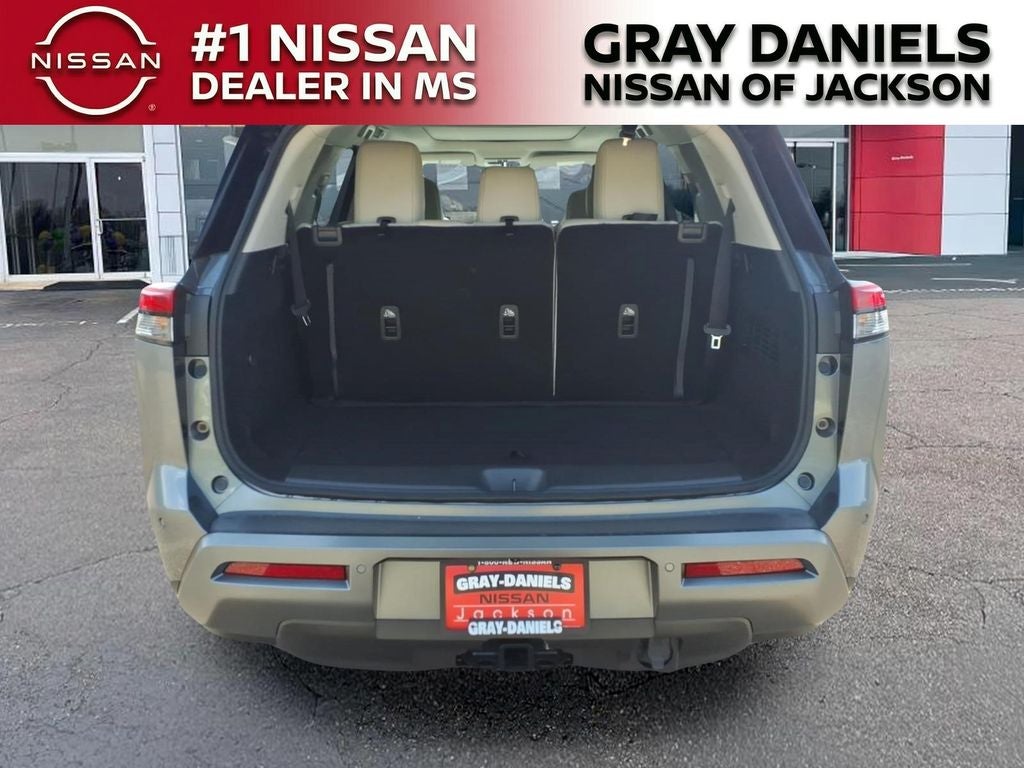 2026 Nissan Pathfinder SL