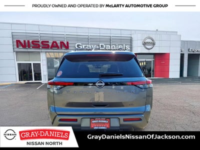2026 Nissan Pathfinder SL