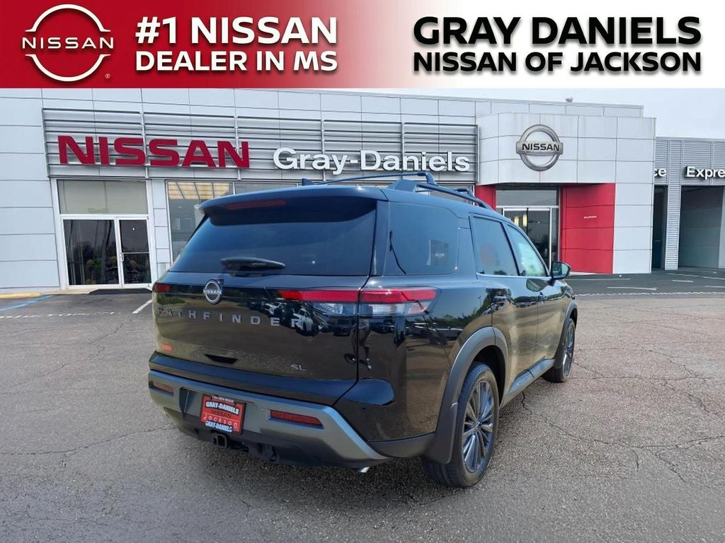 2026 Nissan Pathfinder SL