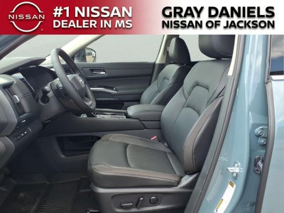 2026 Nissan Pathfinder SL