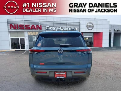 2026 Nissan Pathfinder SL