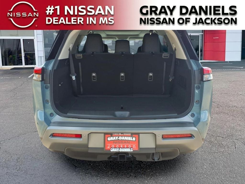 2026 Nissan Pathfinder SL