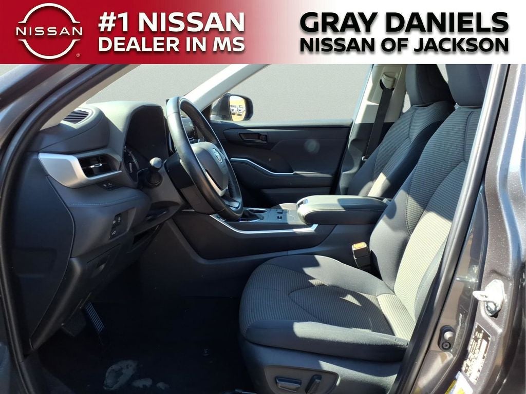 2024 Toyota Highlander LE