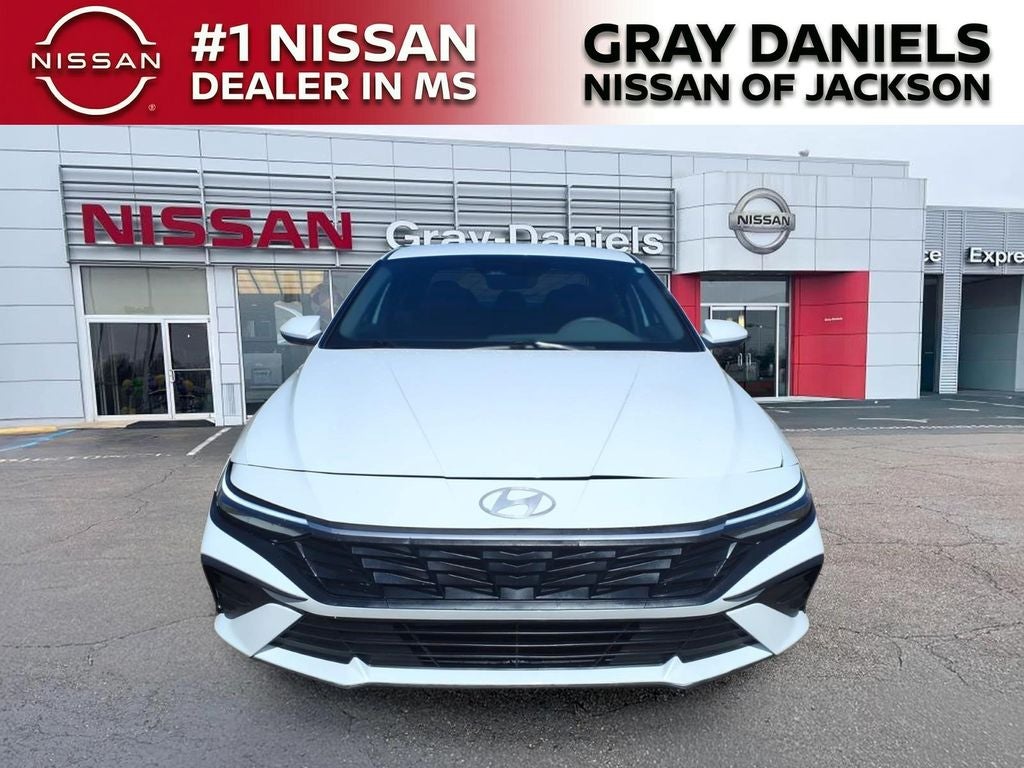 2025 Hyundai Elantra SE
