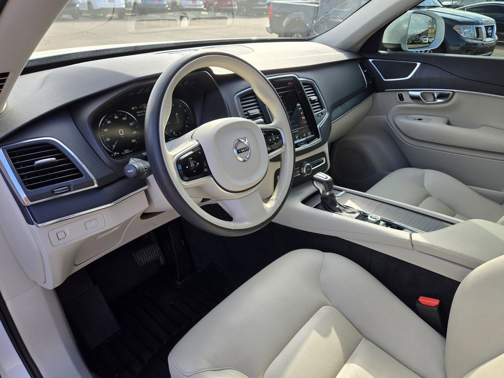2020 Volvo XC90 T5 Momentum