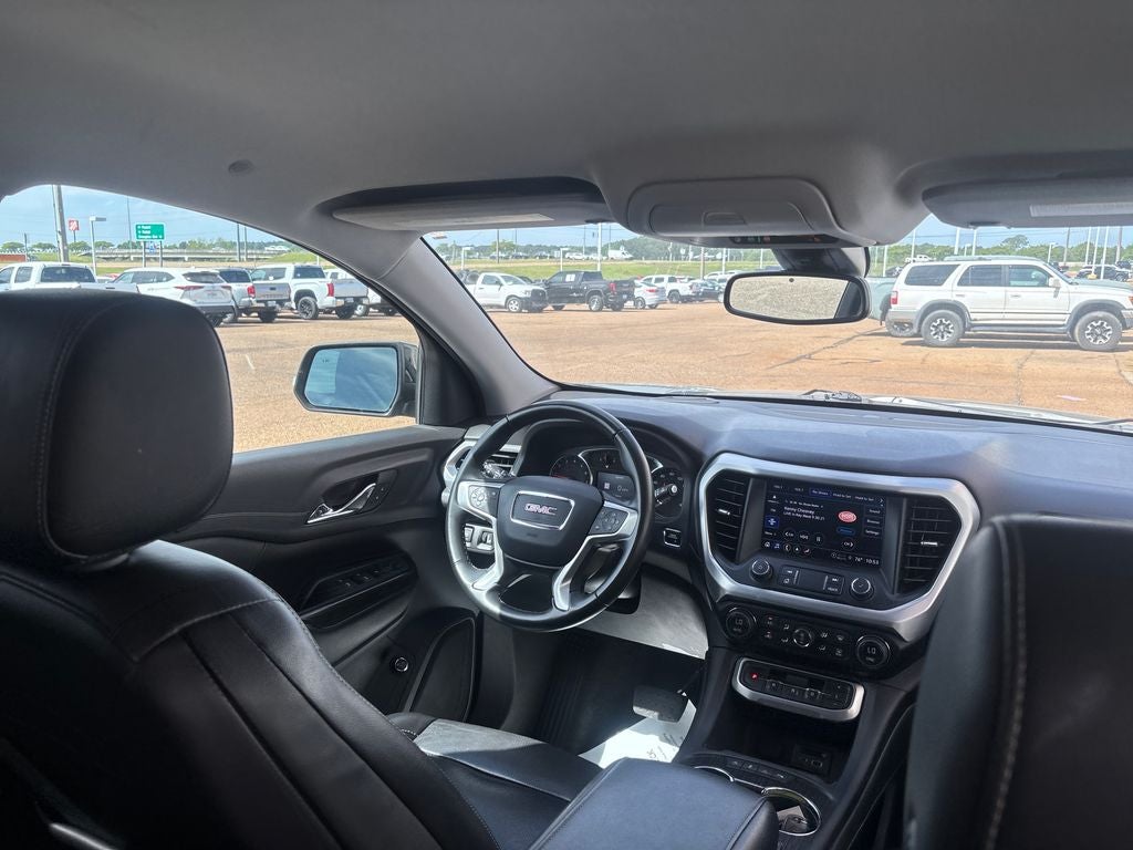 2023 GMC Acadia SLT