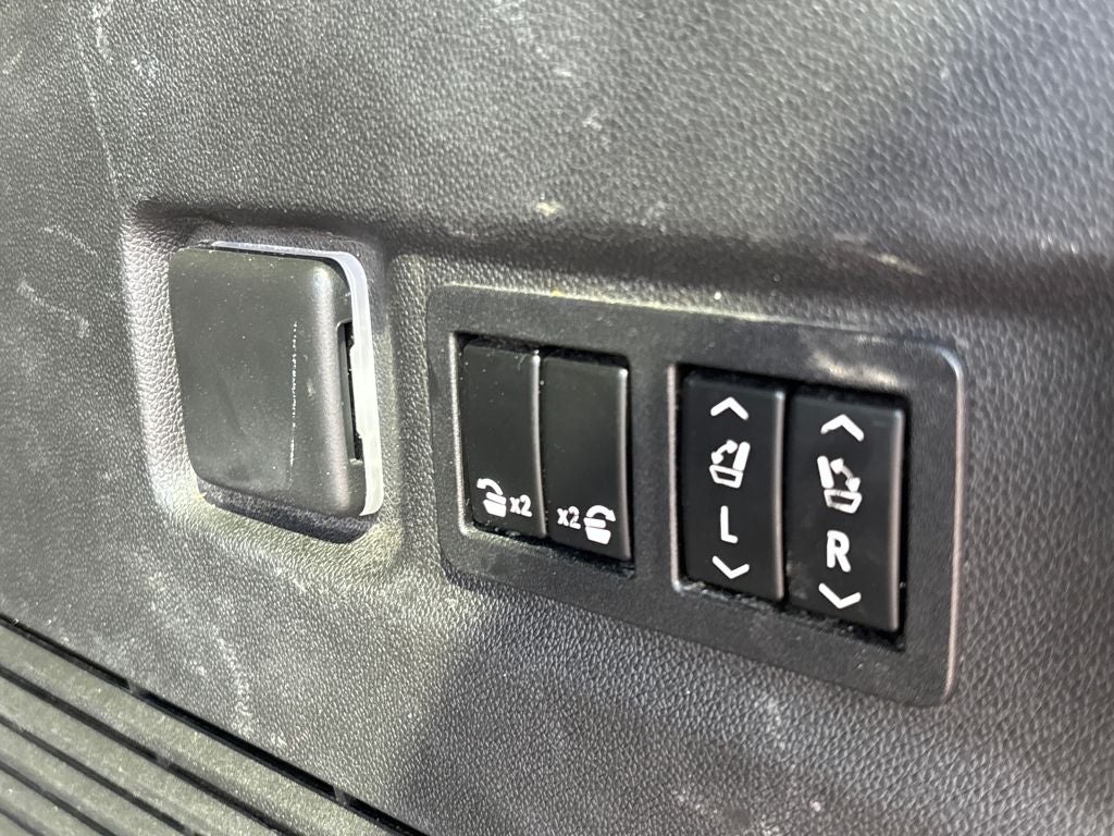 2021 GMC Yukon XL AT4