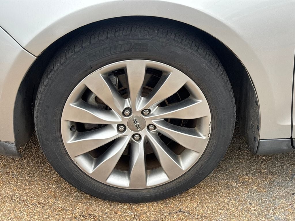 2014 Lincoln MKS Base