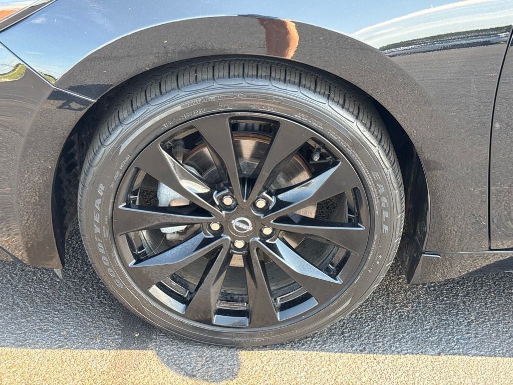 2023 Nissan Maxima SR