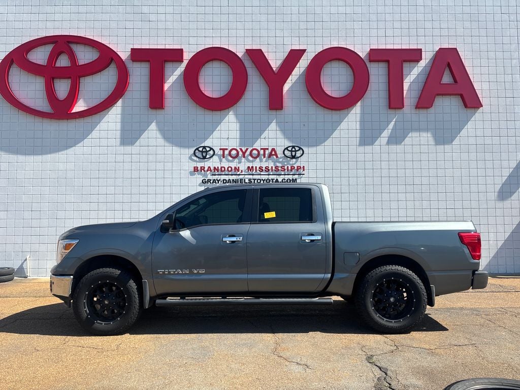 2018 Nissan Titan SV