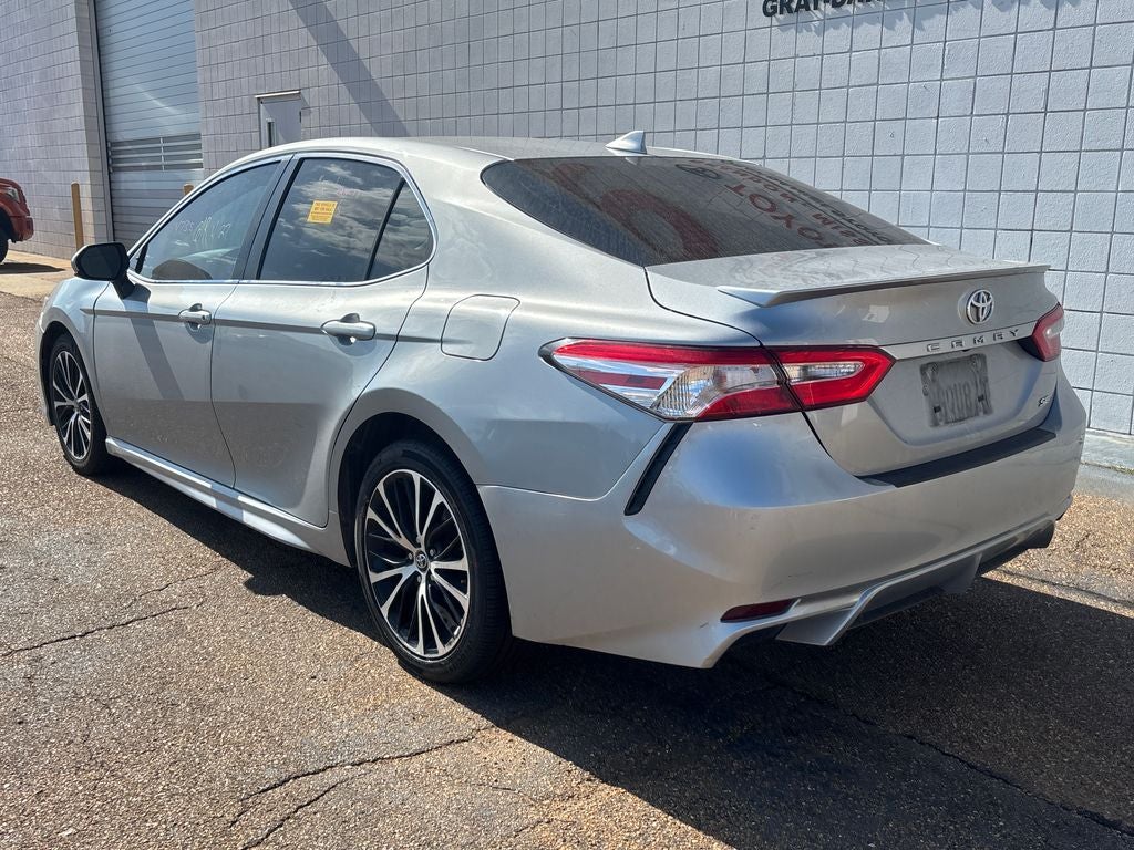 2020 Toyota Camry SE
