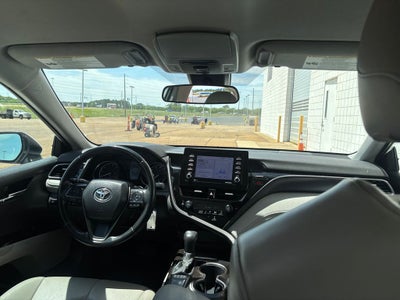 2022 Toyota Camry SE