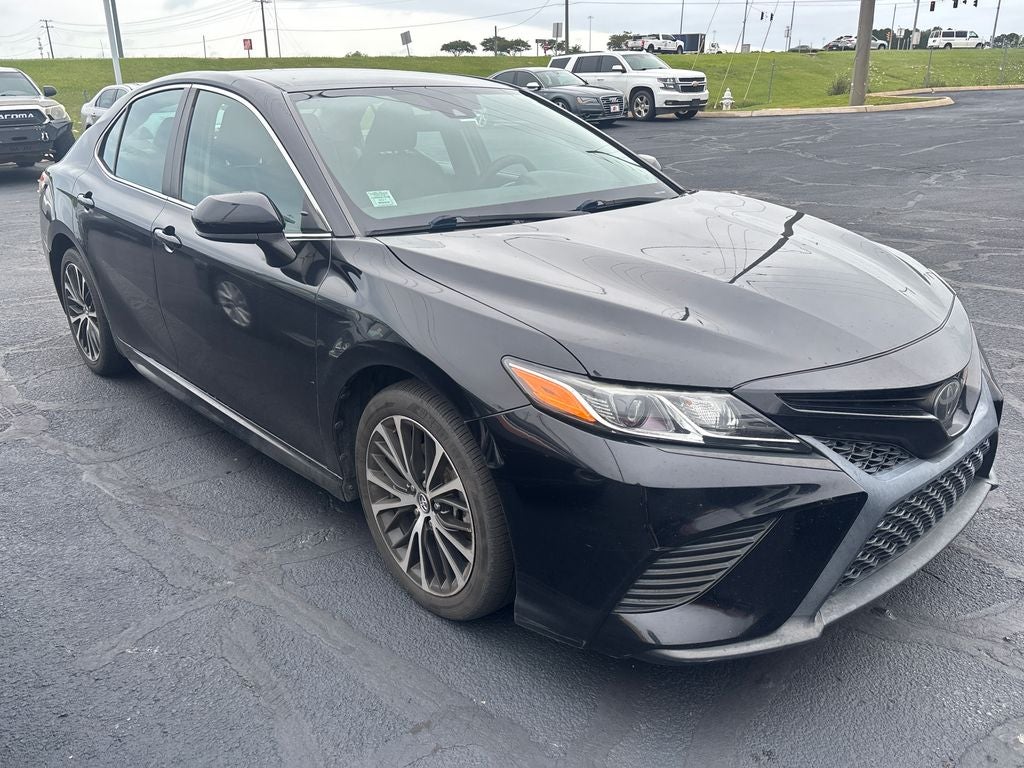 2020 Toyota Camry SE