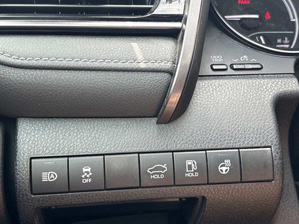 2023 Toyota Camry Hybrid SE