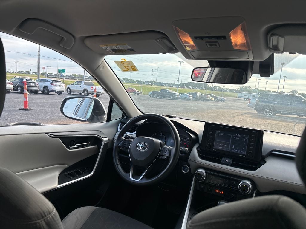 2020 Toyota RAV4 Hybrid XLE