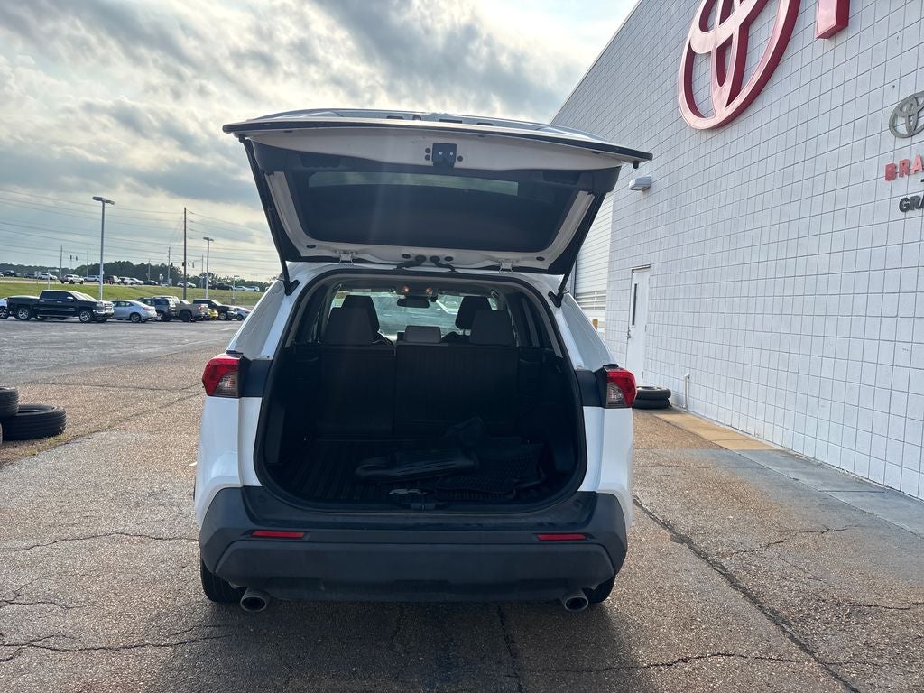 2020 Toyota RAV4 Hybrid XLE