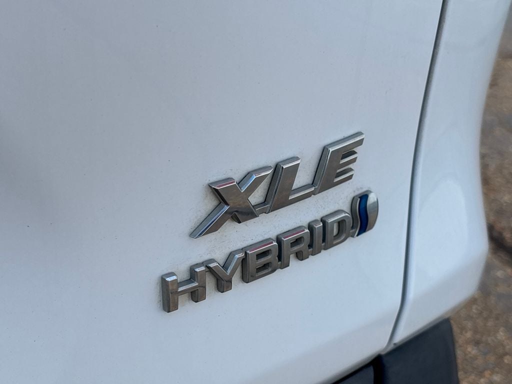 2020 Toyota RAV4 Hybrid XLE