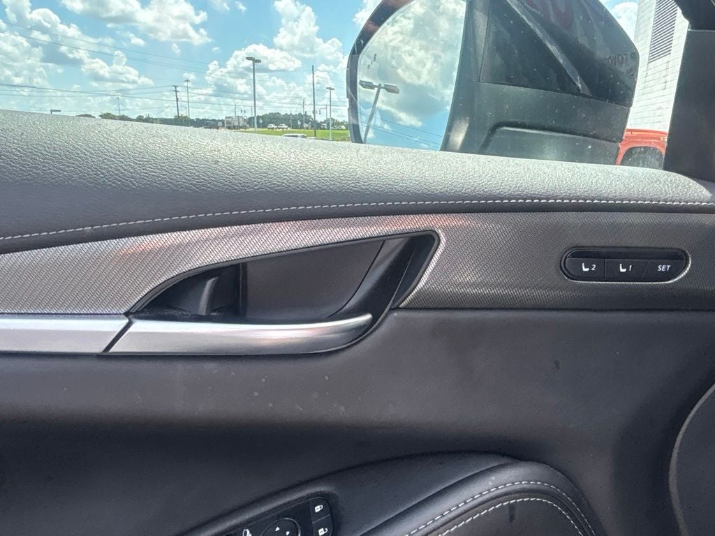 2023 INFINITI QX60 LUXE