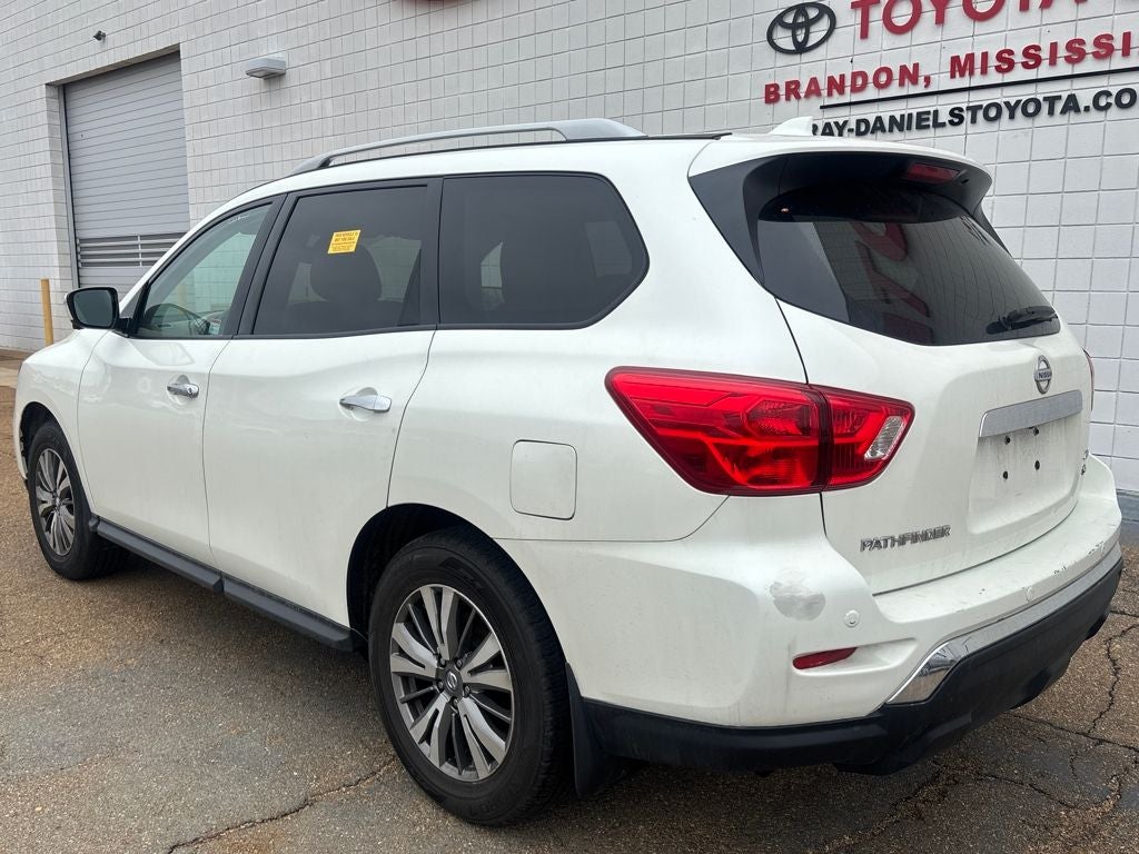 2020 Nissan Pathfinder SL
