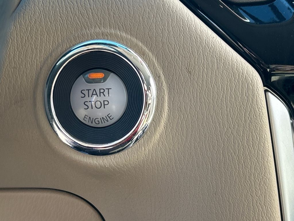 2018 Nissan Pathfinder SV