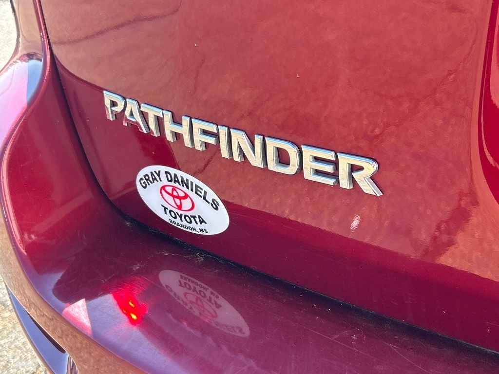 2018 Nissan Pathfinder SV