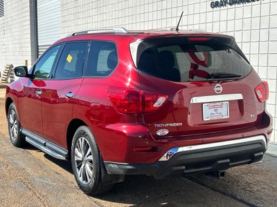 2018 Nissan Pathfinder SV