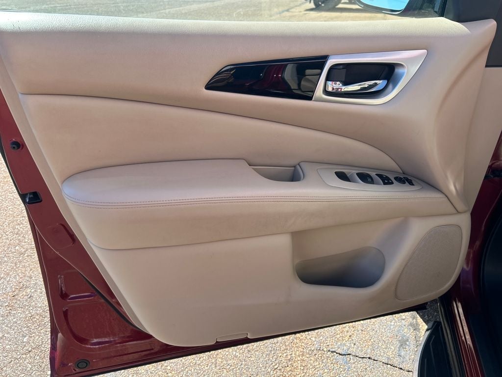 2018 Nissan Pathfinder SV