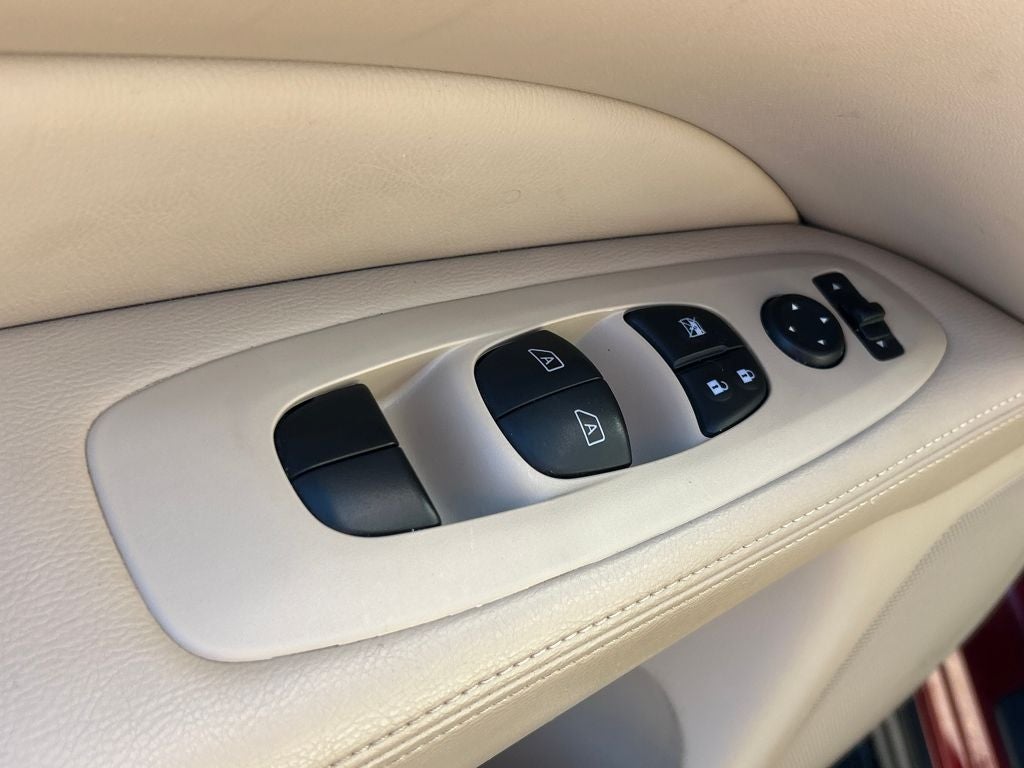 2018 Nissan Pathfinder SV