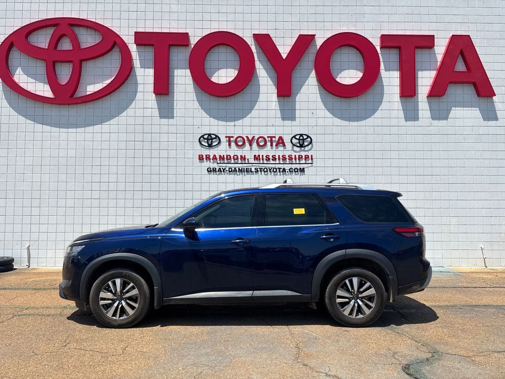 2023 Nissan Pathfinder SL