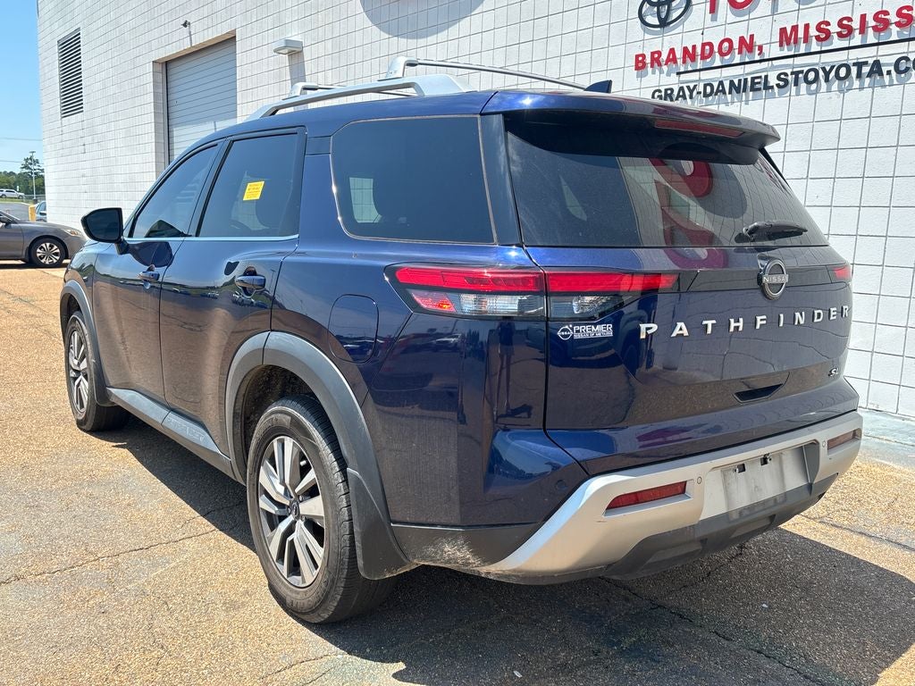 2023 Nissan Pathfinder SL