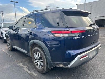 2023 Nissan Pathfinder SL