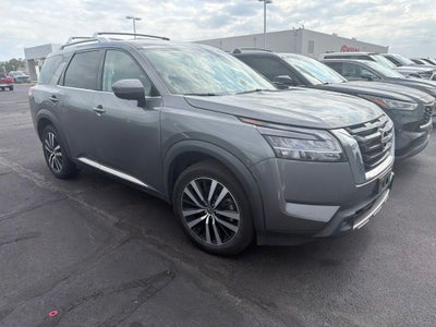 2023 Nissan Pathfinder Platinum