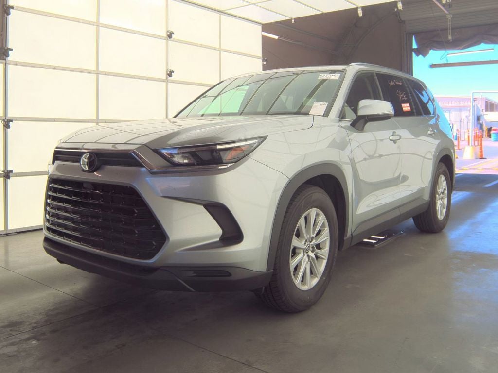 2025 Toyota Grand Highlander's photo
