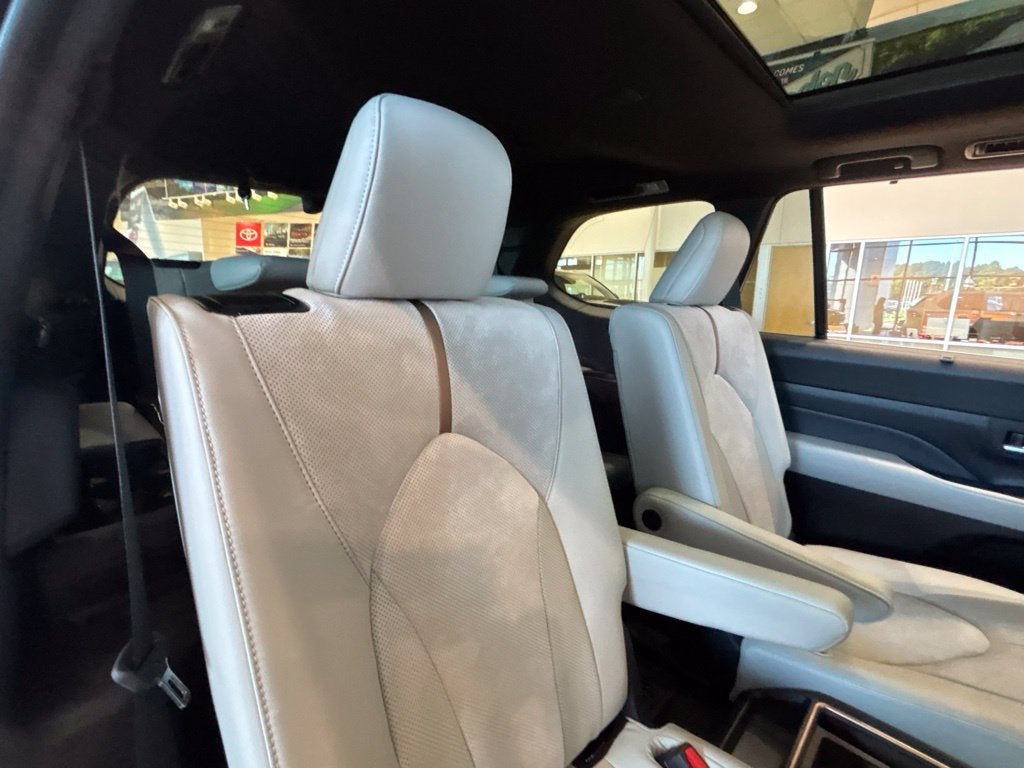 2026 Toyota Grand Highlander Hybrid MAX Platinum