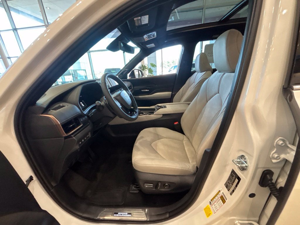 2026 Toyota Grand Highlander Hybrid MAX Platinum