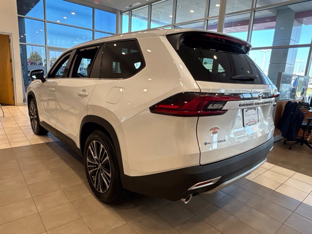 2026 Toyota Grand Highlander Hybrid MAX Platinum
