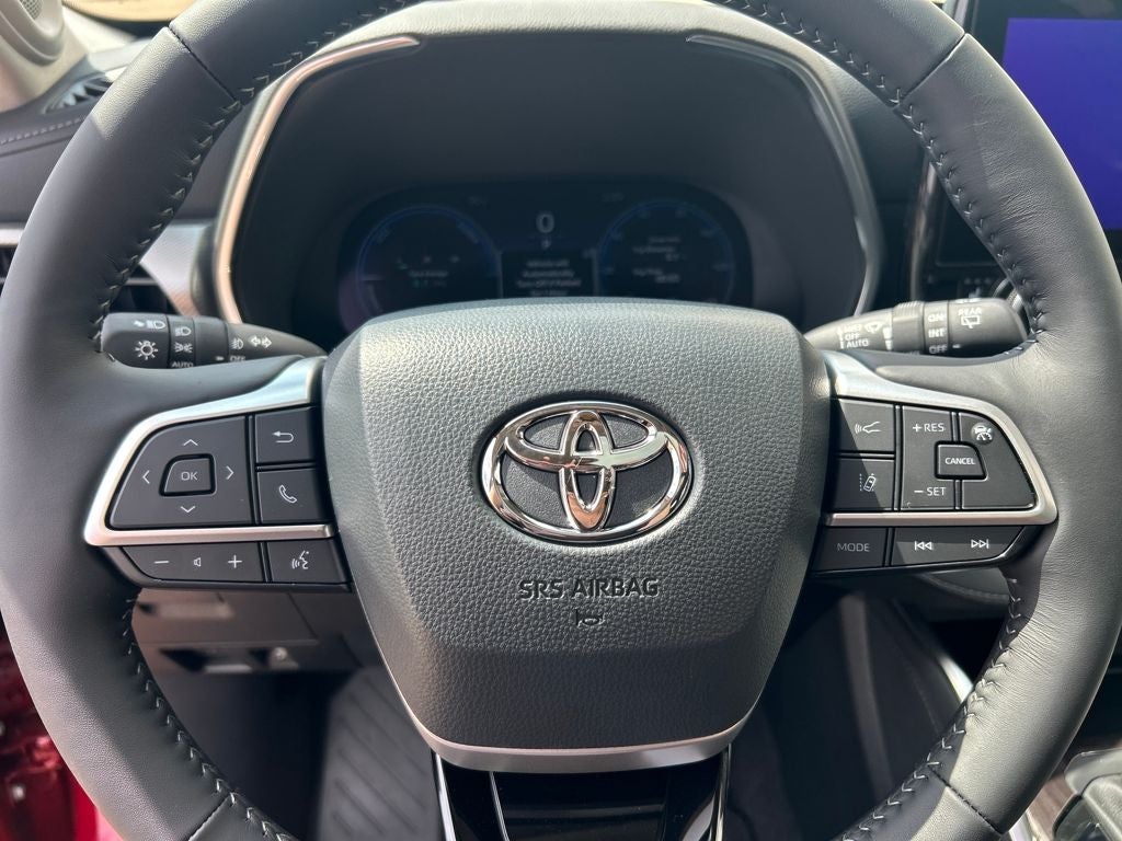 2026 Toyota Highlander Hybrid Platinum