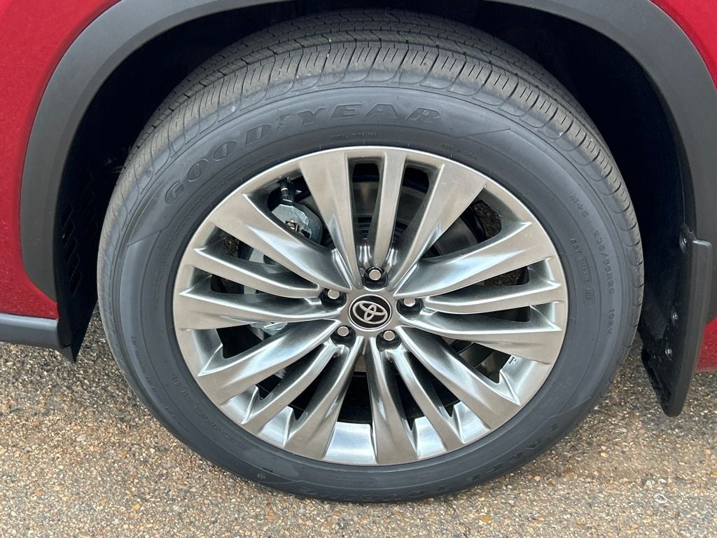 2026 Toyota Highlander Hybrid Platinum