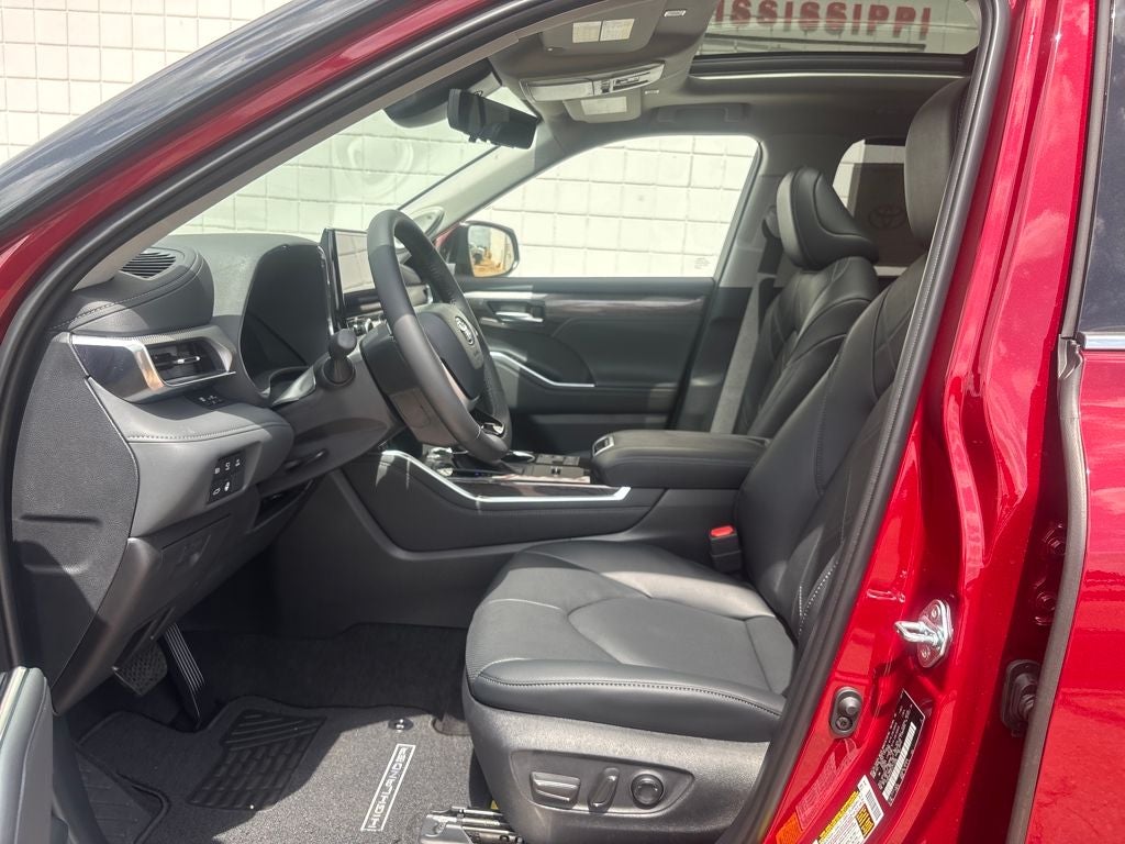 2026 Toyota Highlander Hybrid Platinum